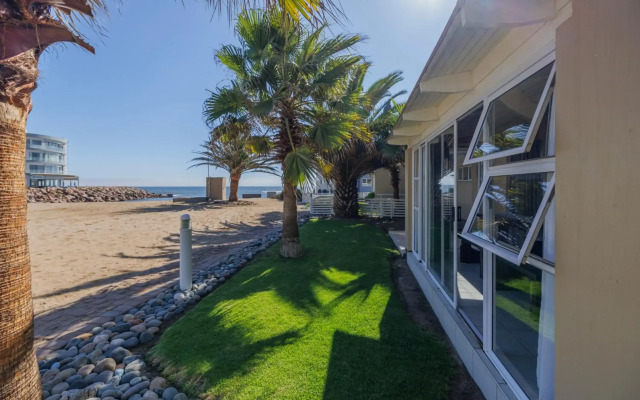 Waterfront Cottage B3