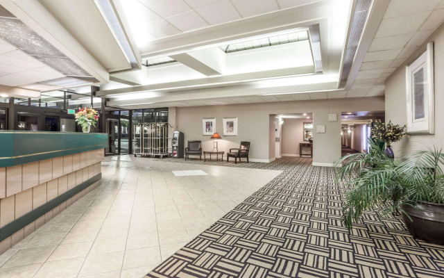 Howard Johnson Plaza by Wyndham Yakima