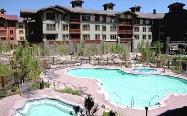 Village 2416 White Mountain Lodge