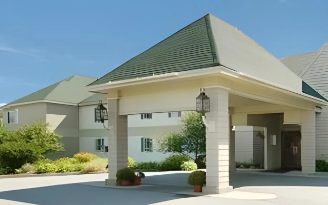 Fireside Inn & Suites - Belfast