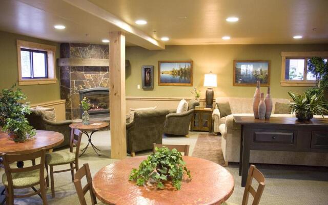 GetAways at Olympic Village Inn