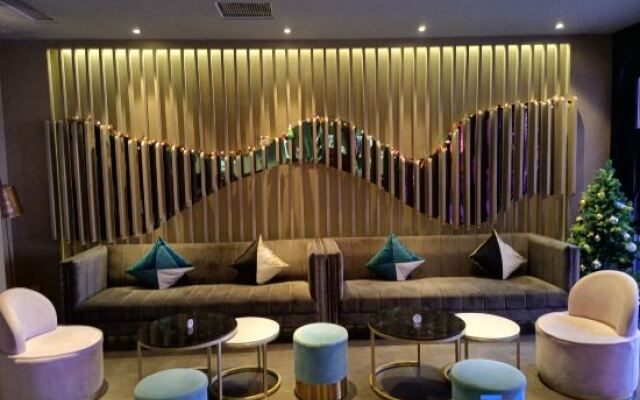 Orange Hotel (Jiashan Shibo)