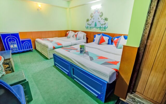 OYO 6932 Hotel Snow Lion
