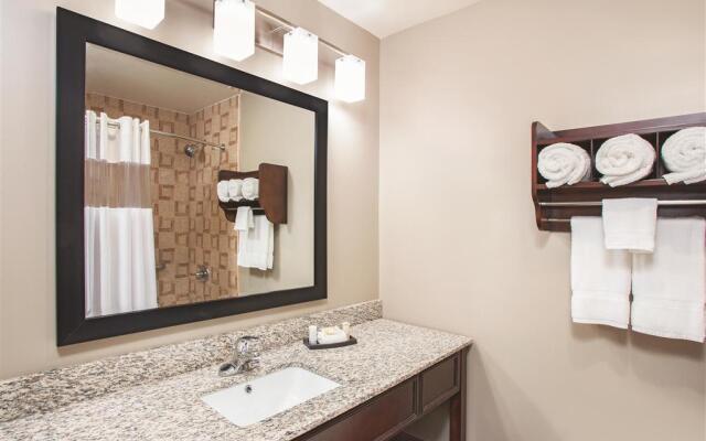 La Quinta Inn & Suites Far Rockaway - JFK Airport