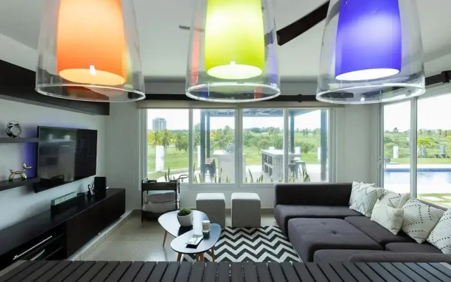 The Golf Oasis Villa by Acomodo