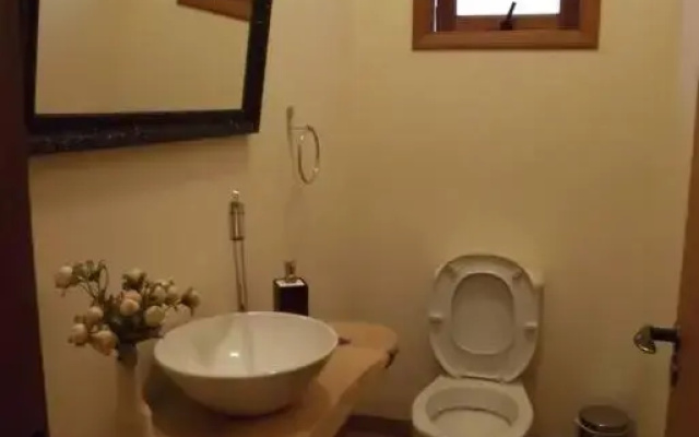 Casa MARAVILHOSA com 4 Suítes em Condomínio