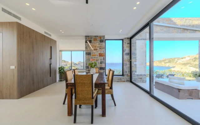 TheaSea Luxury Residence, Adults 13+