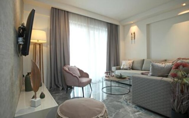 Athinais Luxury Apartments