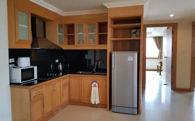 A Large 2 BR - 3 Baths 511 Downtown