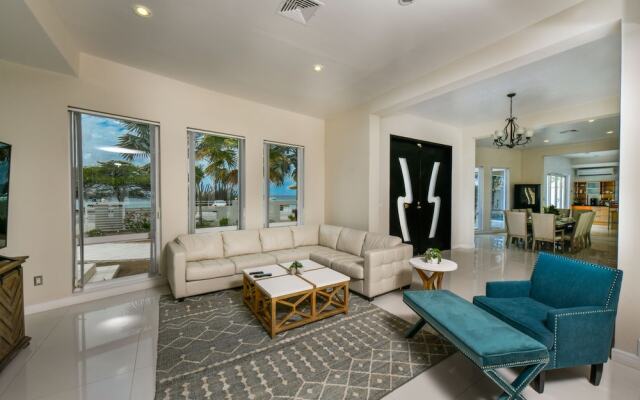 Direct Ocean Front Villa With Private Pool + View! Boca Catalina Malmok!