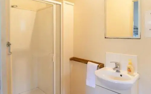 1770 Southern Cross Travellers Retreat