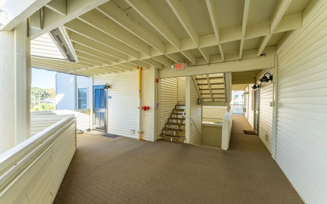 Ocean Pier Beach-view Condos