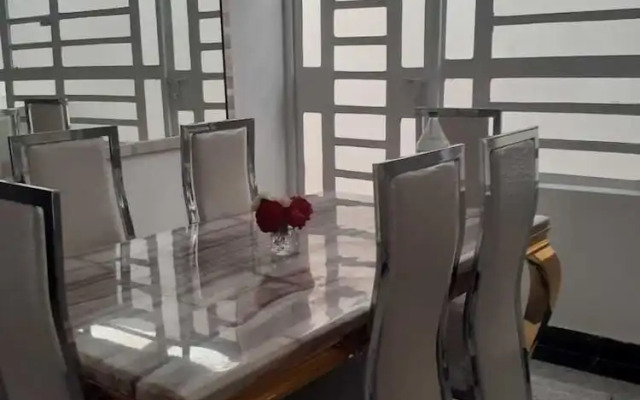 Lux Suites Utawala Private Residence