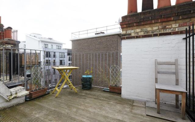 East London 1 Bedroom Flat With Terrace