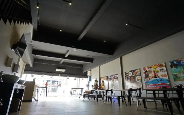 The Lively Hotel Kualanamu by Zen Rooms