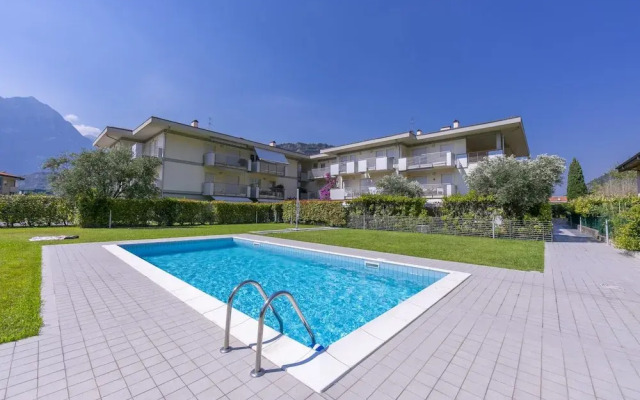 Torbole Relax Pool Balcony Apartment 2