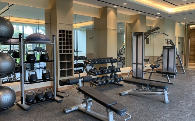 Exclusive 1Br Apartment With Study Room At Southgate Residence