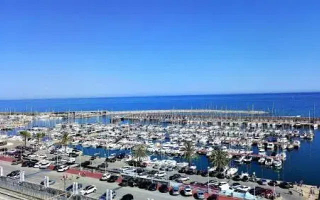 Marina Port & Beach-Apartment