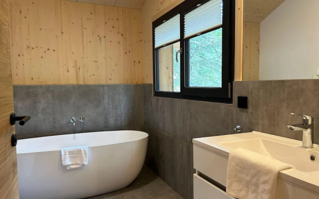 Beautiful Chalet With Balcony