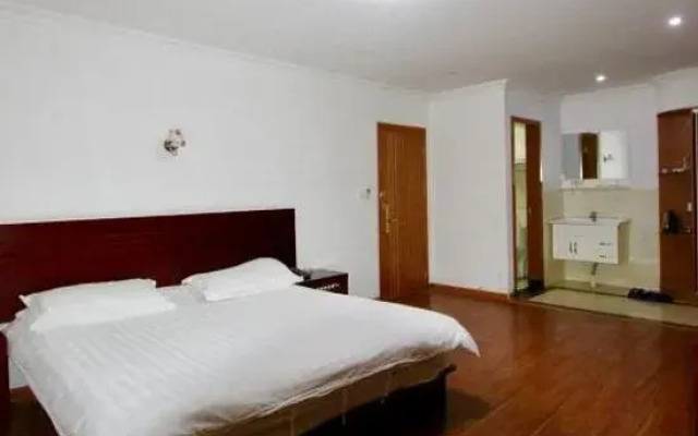 Pinghu Longyuan Hotel