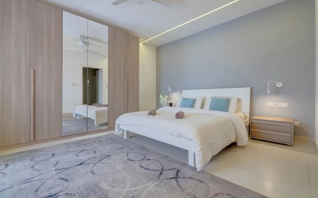 Stunning Apartment in a Central Location With Views