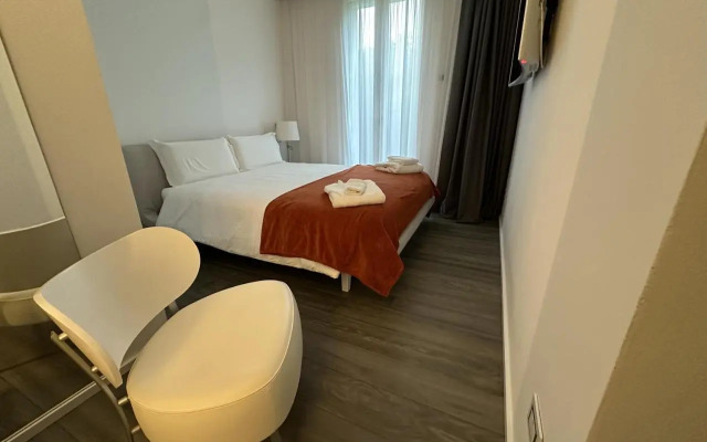 Garda Lake Luxury Life