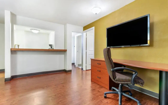 Rose City Inn & Suites