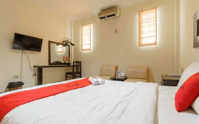 RedDoorz @ Dwipa Wisata Hotel