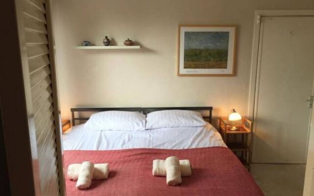 High Noon Vegetarian Guest House