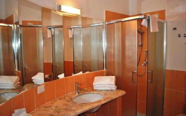 Delta Rooms
