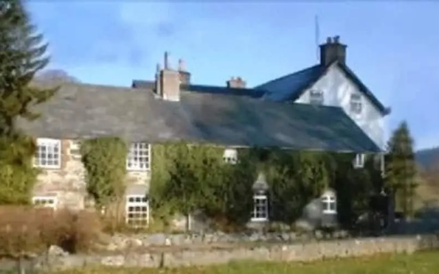 Pen Isar Llan