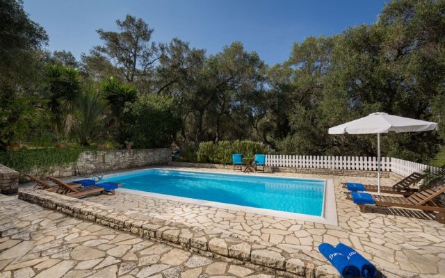 Villa Maria in Paxi With 2 Bedrooms and 1 Bathrooms