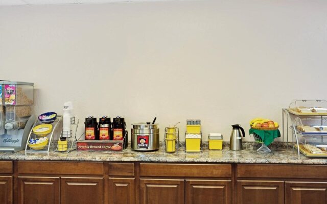 Siegel Suites 7th Street Apartments