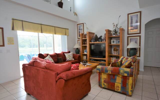 4648 5- Bdrm'Slake Views Facing Poolwater View