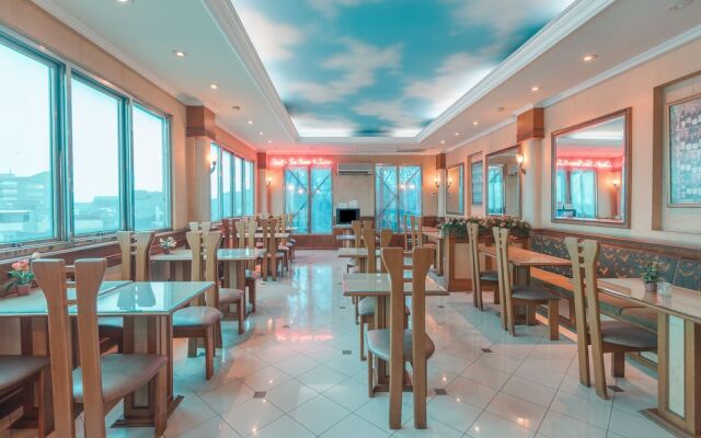 Hotel Capitol by OYO Rooms