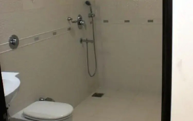 Hotel Hilltop International