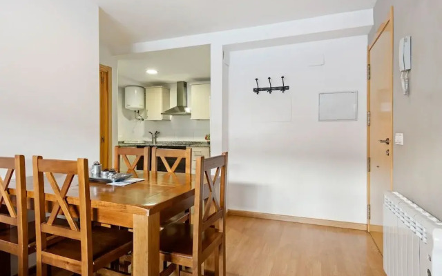 Contemporary Apartment in Gudar With Fireplace