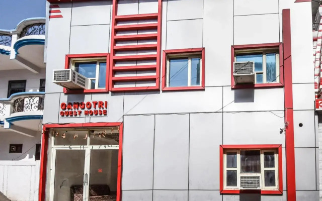 Oyo Flagship 71698 Gangotri Guest House