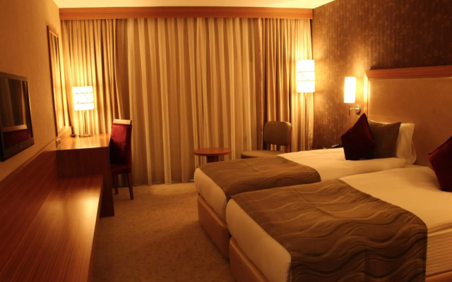 Demora Hotel