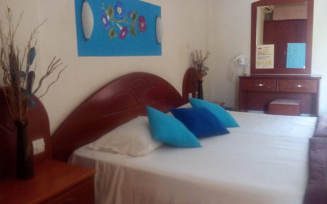 Damia Hotel & Apartments