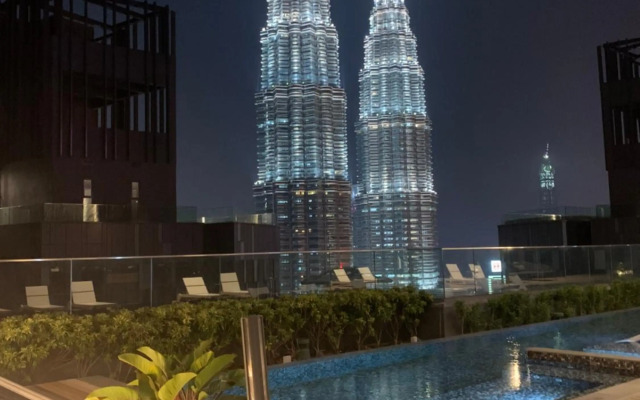 Super Star Suite 5min KLCC Netflix 1cp