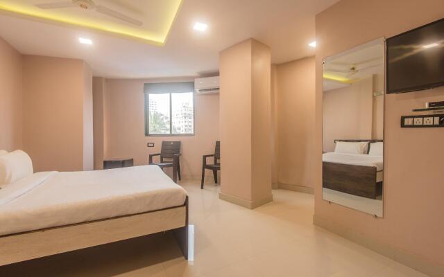 OYO 9748 Hotel Girgaon Palace