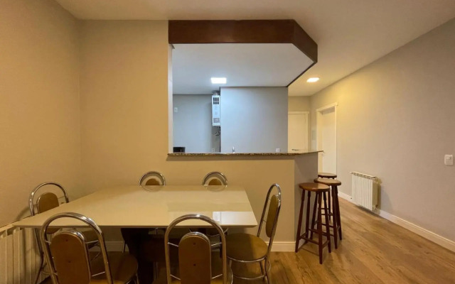 Apartamento a 100m da Rua Coberta