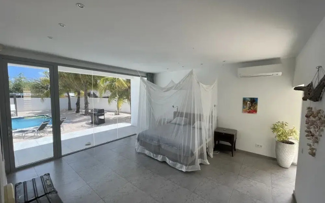 Luxury 4 bed Villa - Private Pool - Sleeps 8