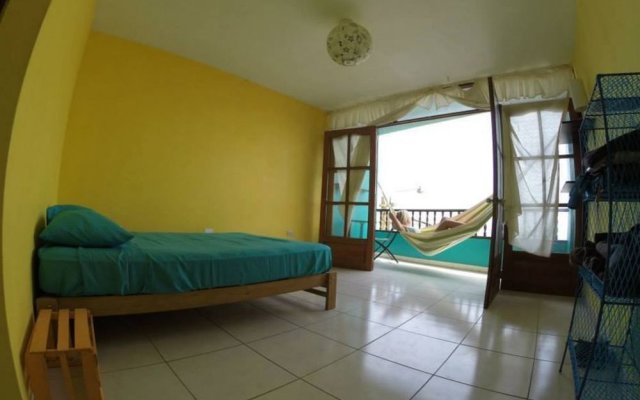 Frogs Surf Hostel Huanchaco