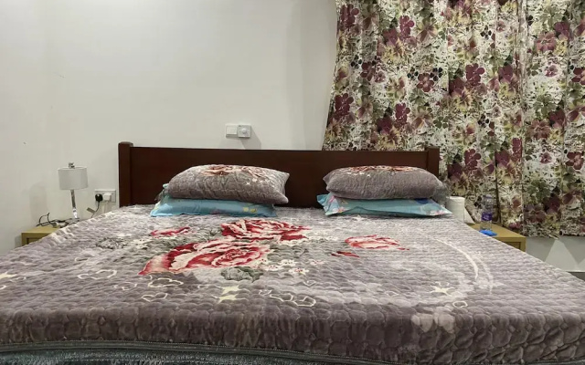 Oyibi New Furnished House - Charming 3 Bedroom