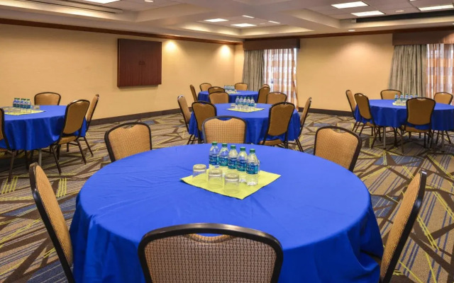 Holiday Inn Express & Suites Nampa - Idaho Center by IHG