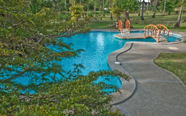 Crystal Paradise Resort, Spa & Winery