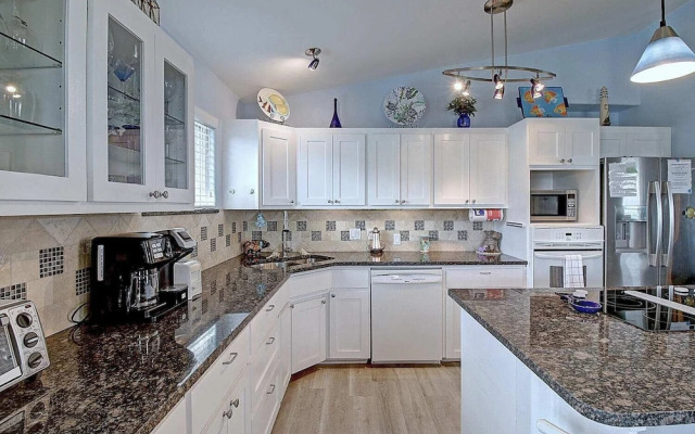 Spacious & Pet Friendly + Game Room Sleeps 10