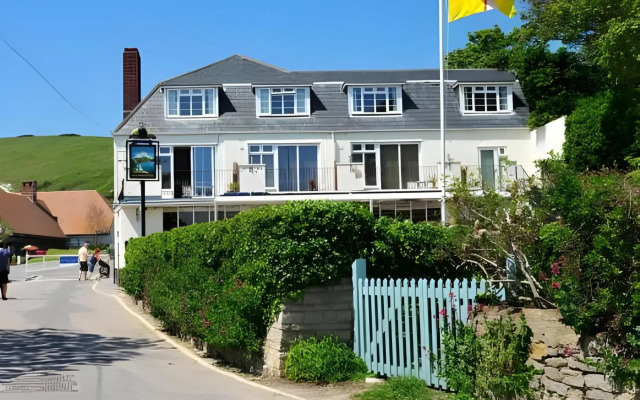 Lulworth Cove Inn